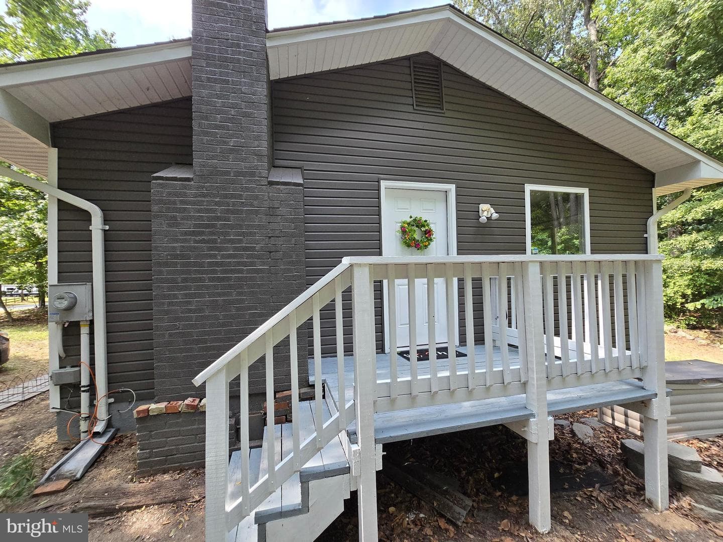 320 Thunderbird Drive photo 3