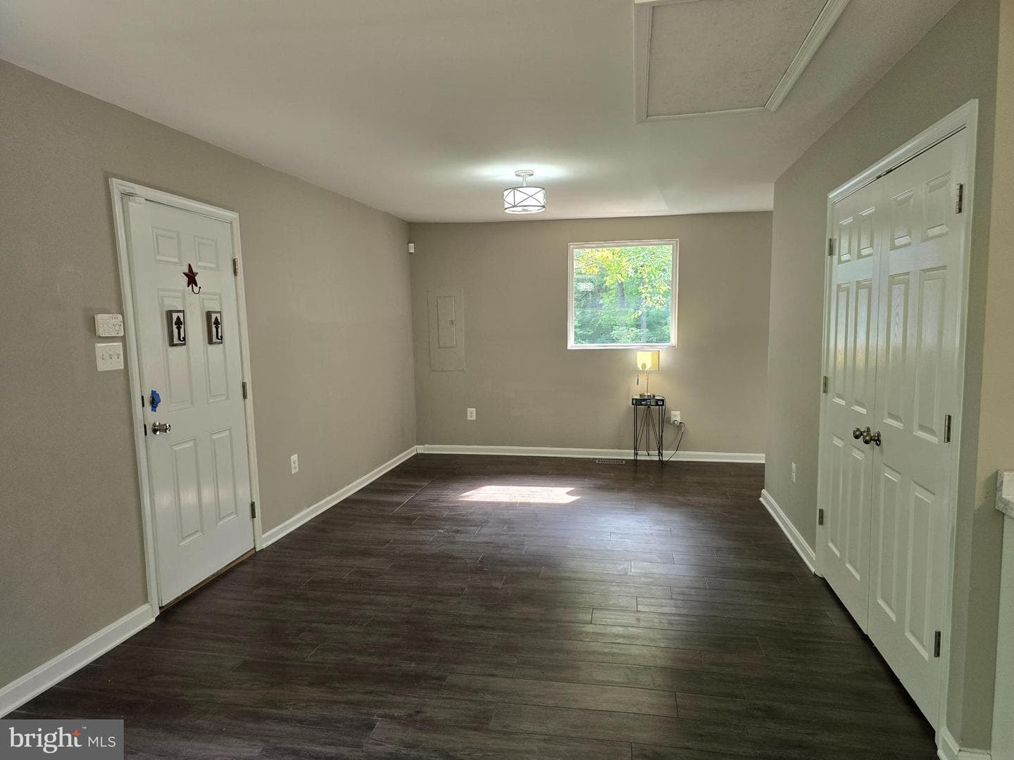 320 Thunderbird Drive photo 5