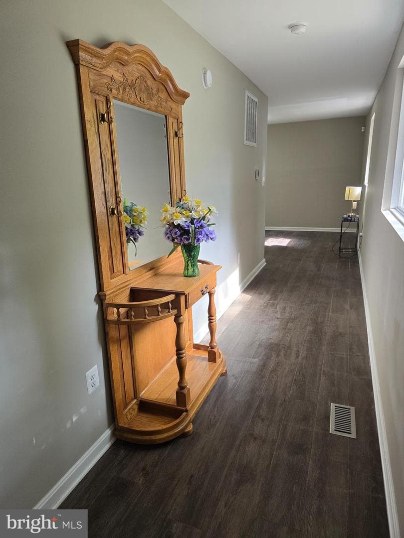 320 Thunderbird Drive photo 6
