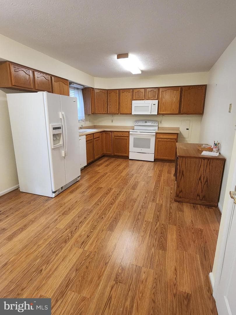 6017 Maple Road photo 4