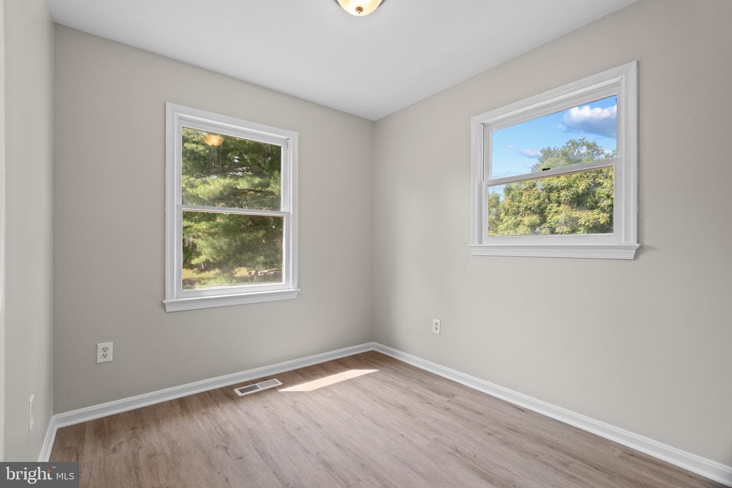 13014 Barreda Boulevard photo 3
