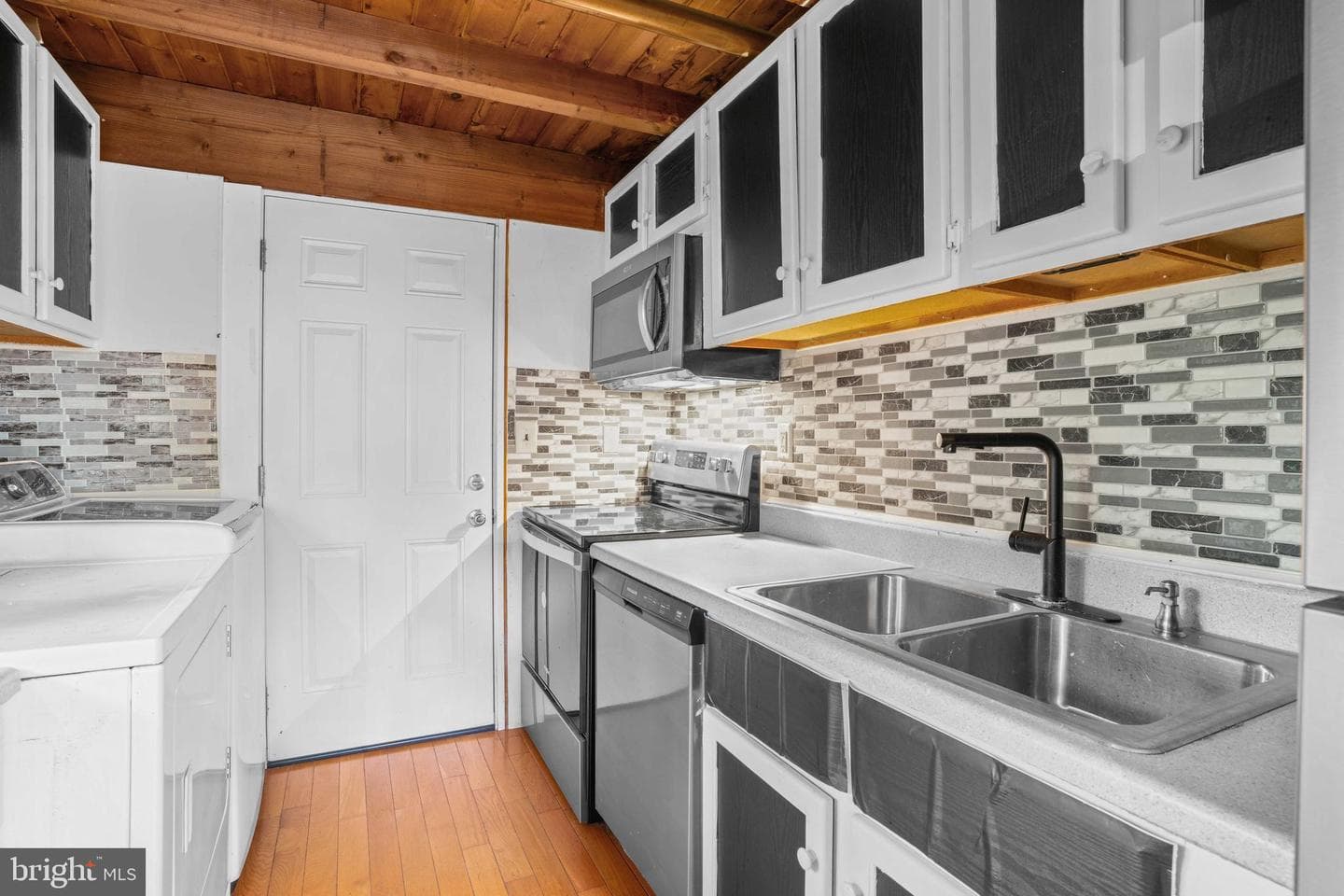1120 Golden West Way photo 8