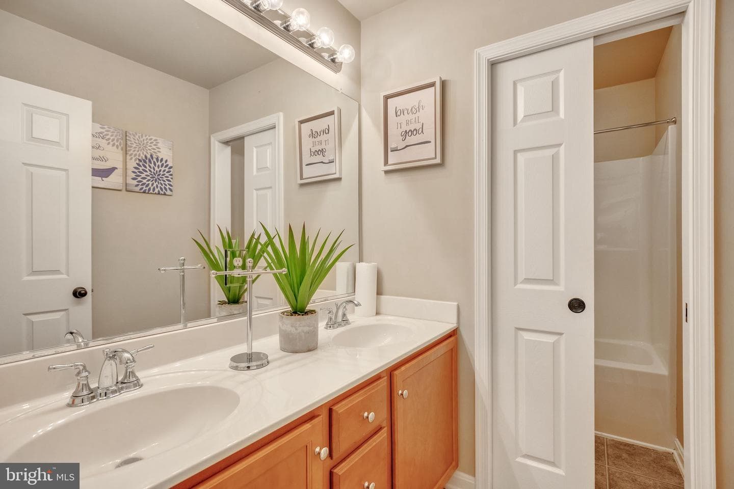 2128 Olympia Lane photo 27