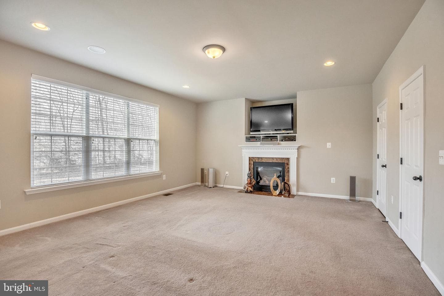 2128 Olympia Lane photo 8