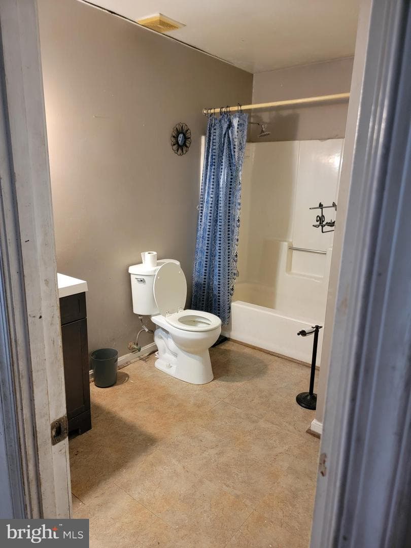 2024 Yew Court photo 8