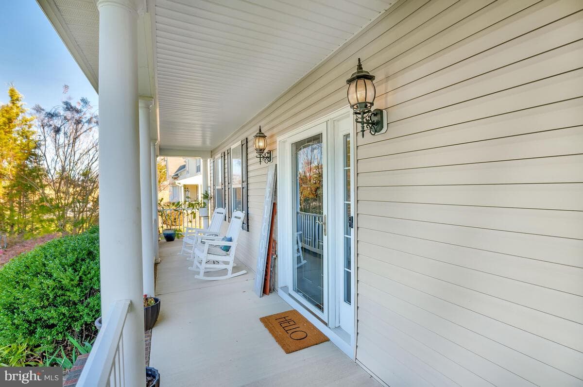 981 Falls Pointe Way photo 5