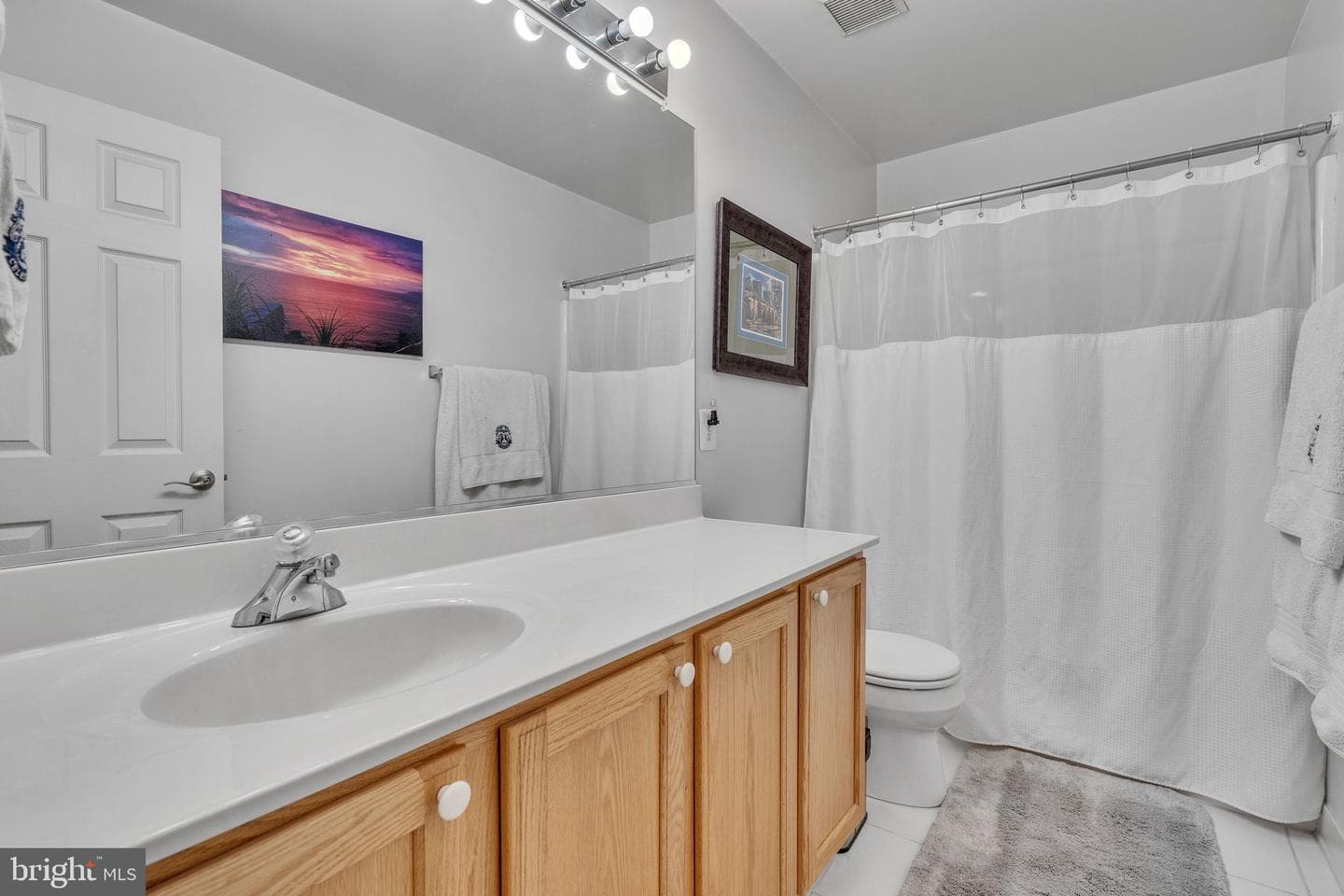 14331 Calvert Street photo 10