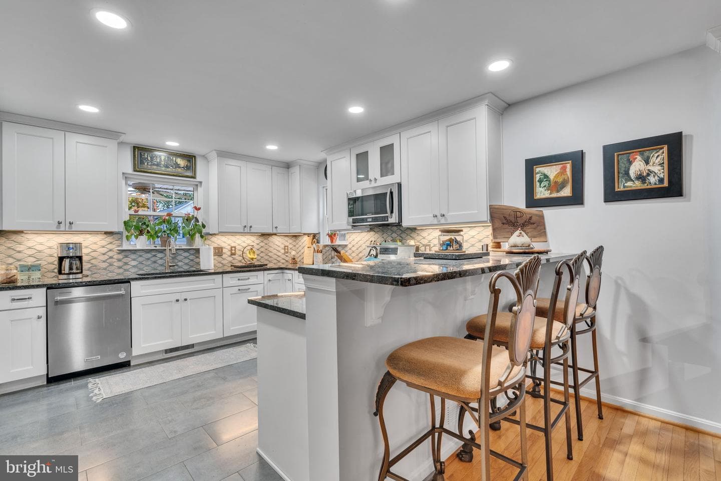 14331 Calvert Street photo 3