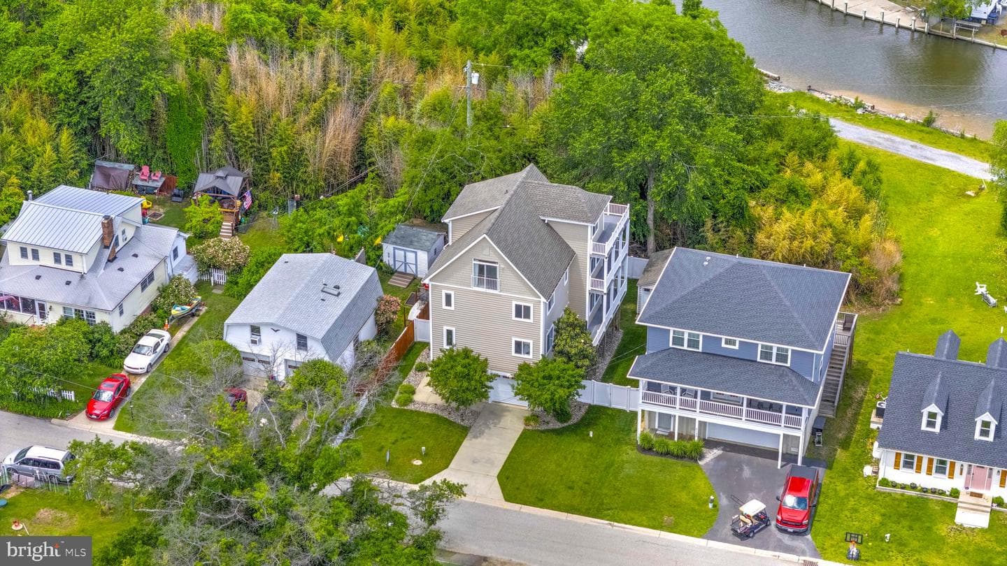 5128 Shore Drive photo 2
