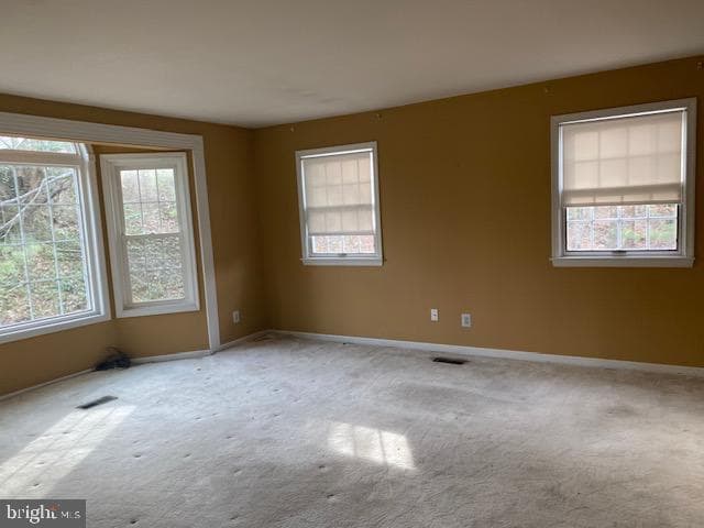 5715 Oakcrest photo 4