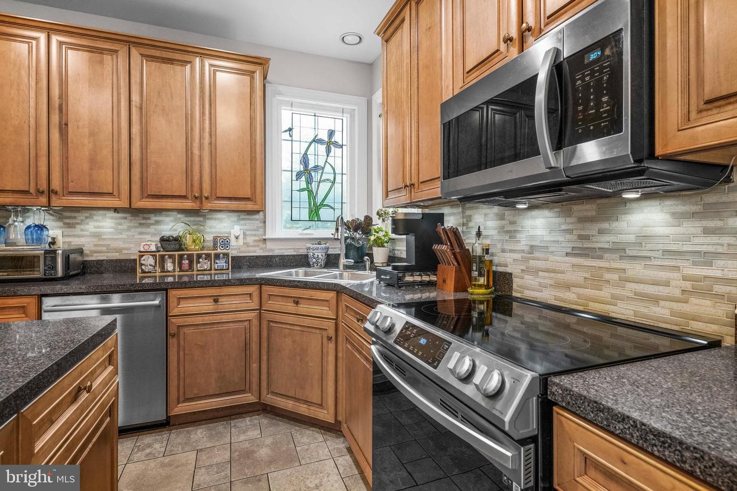 3160 Blackberry Lane photo 4
