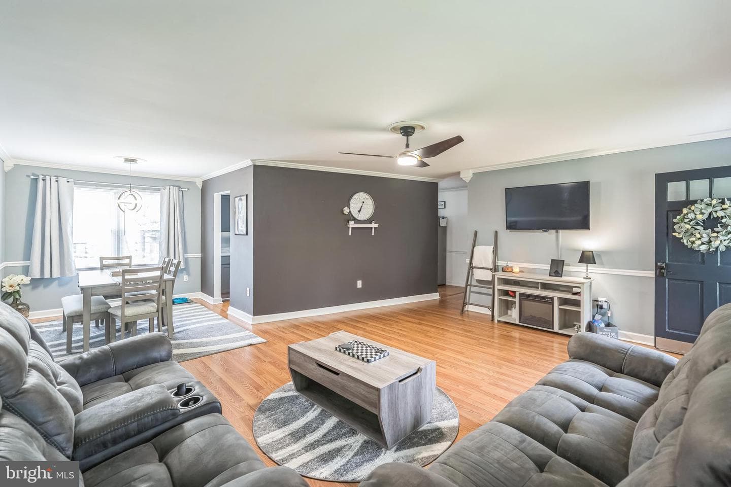 8822 Lafayette Drive photo 10