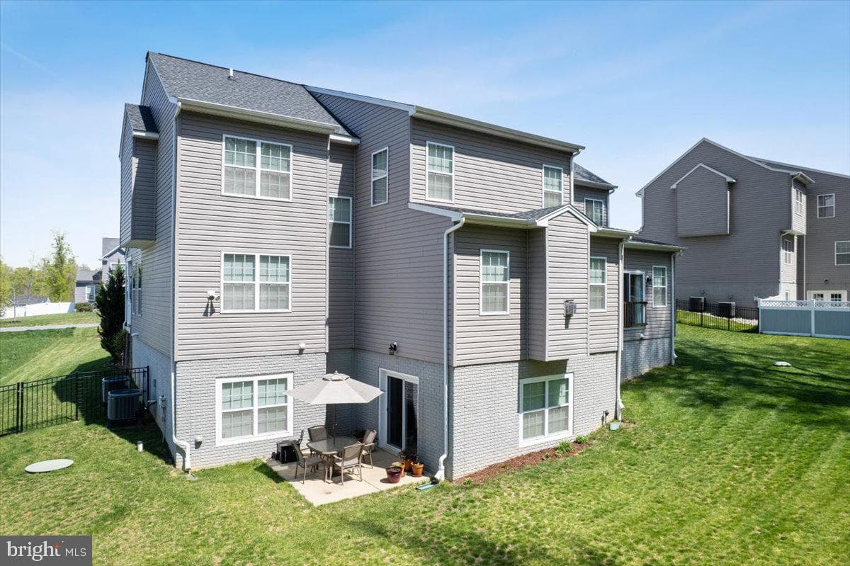 1230 Fairwood Drive photo 96