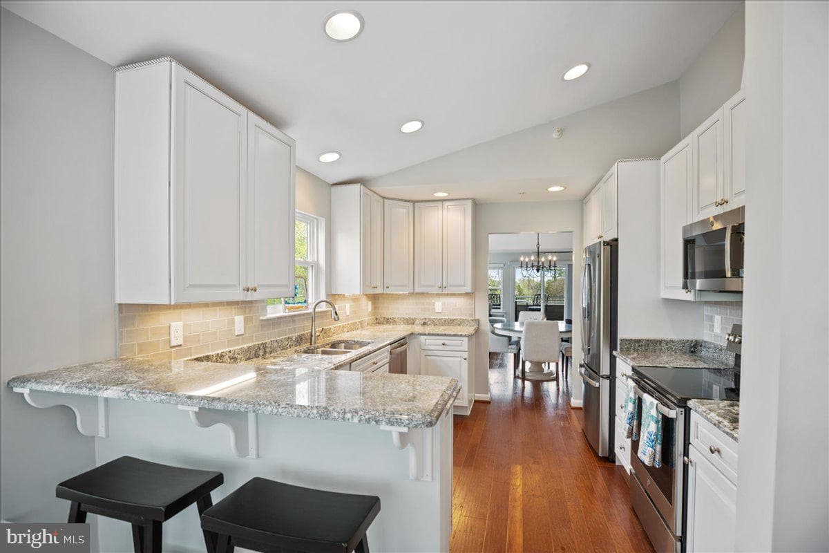 834 Oyster Bay Place photo 13