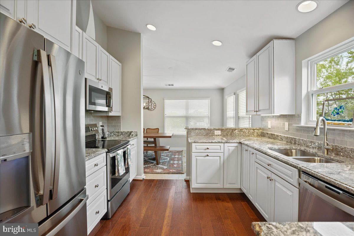 834 Oyster Bay Place photo 19