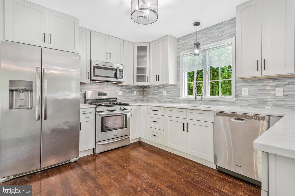 7251 Bond St. photo 10