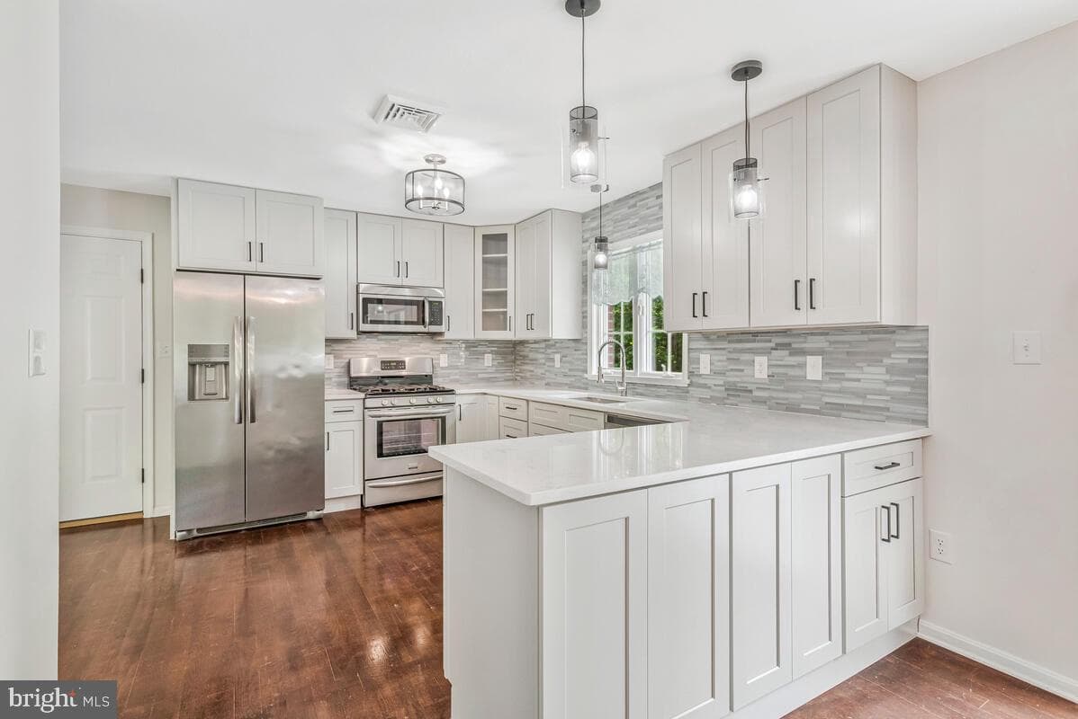 7251 Bond St. photo 11