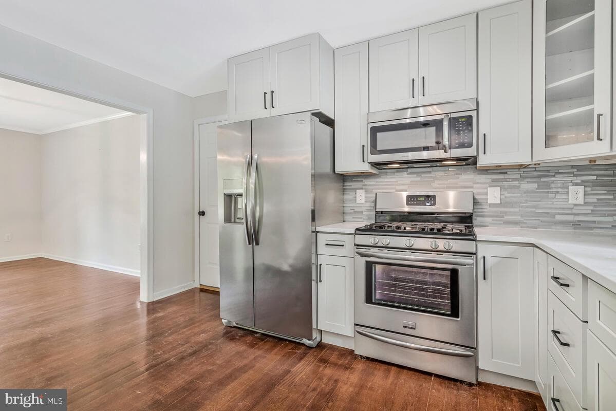 7251 Bond St. photo 13