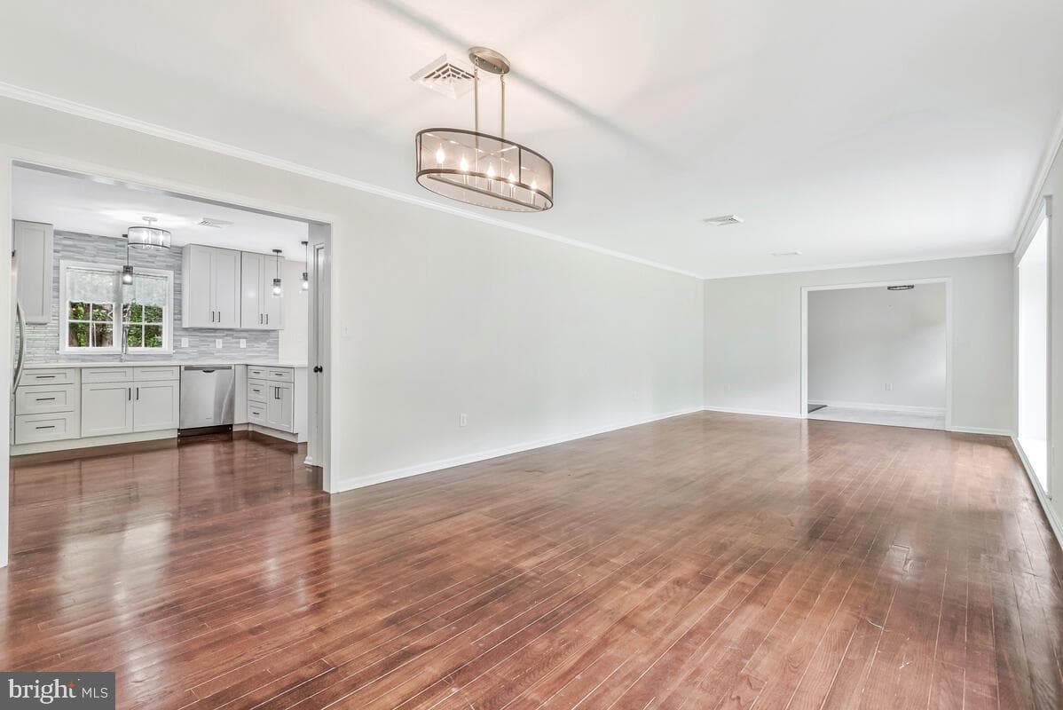 7251 Bond St. photo 18