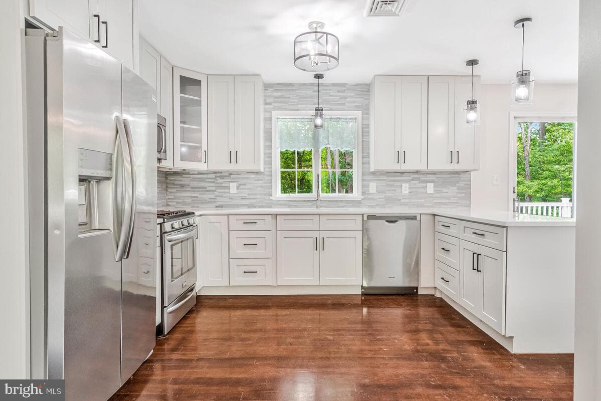7251 Bond St. photo 2