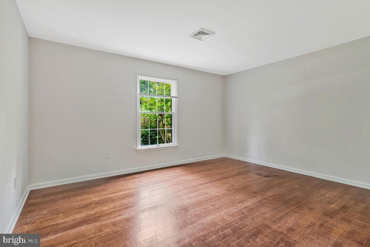 7251 Bond St. photo 24