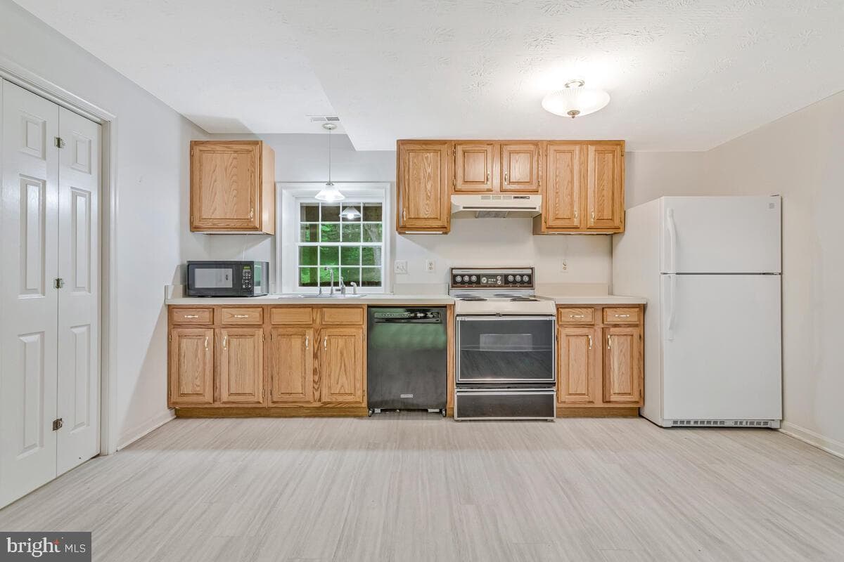 7251 Bond St. photo 28