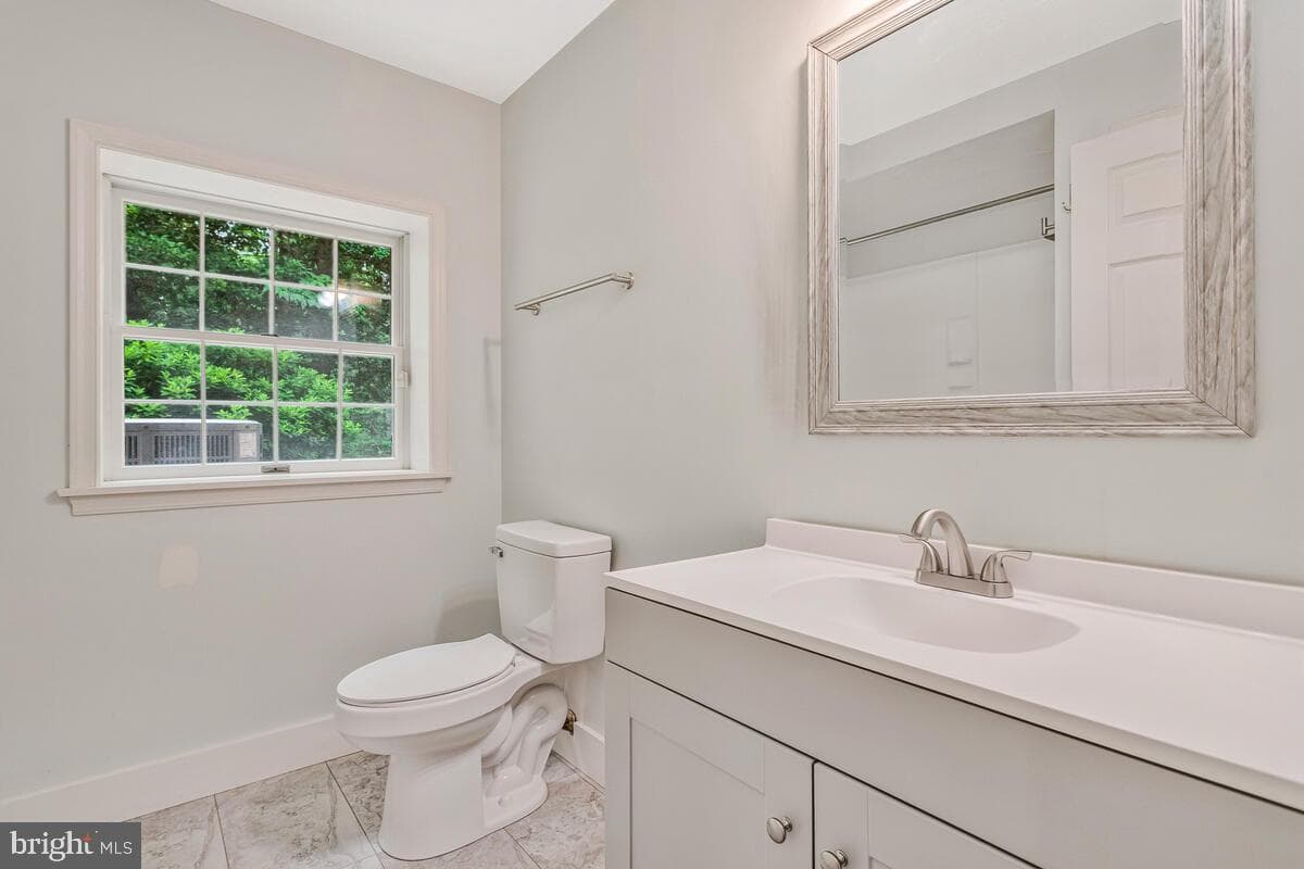7251 Bond St. photo 36