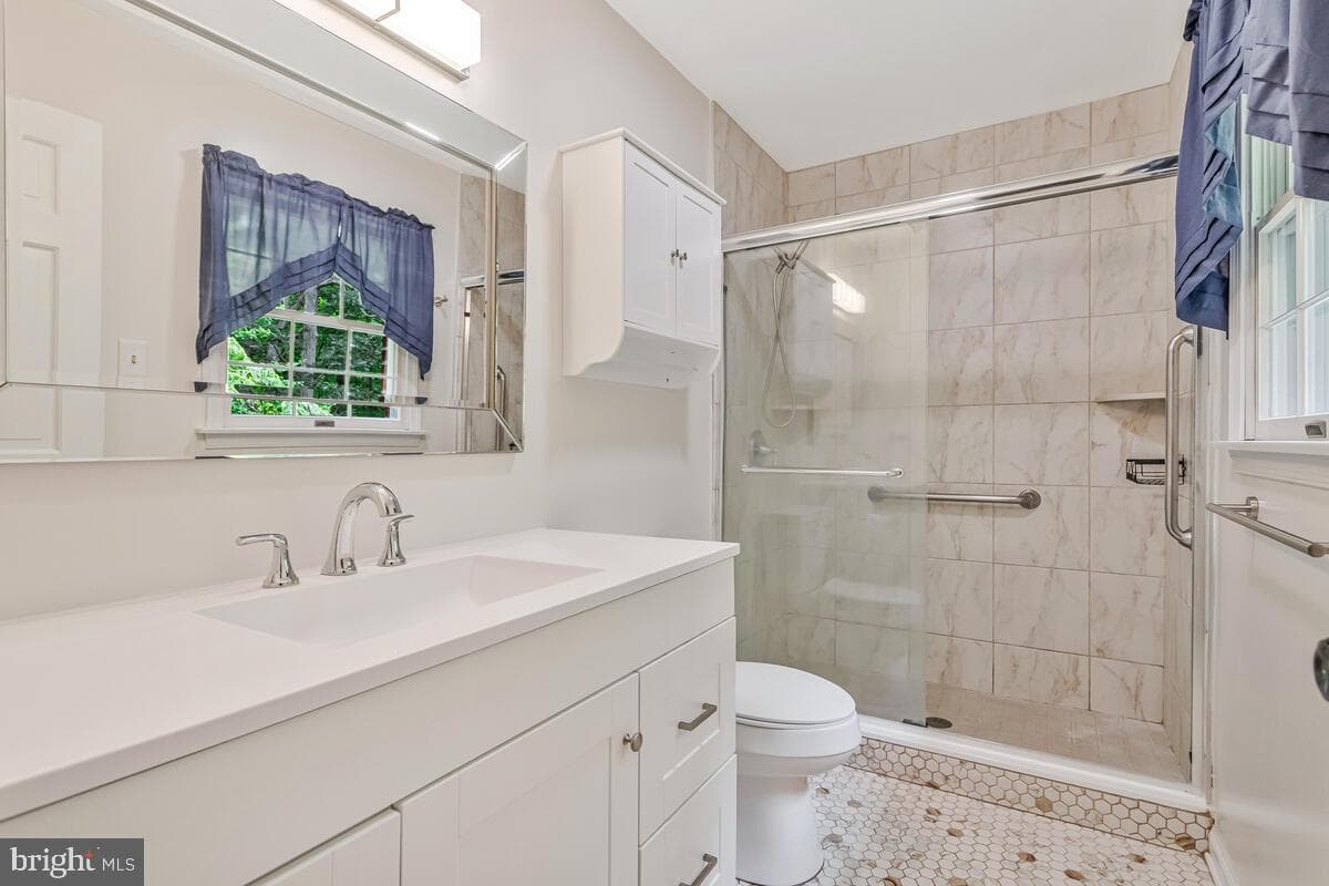 7251 Bond St. photo 5