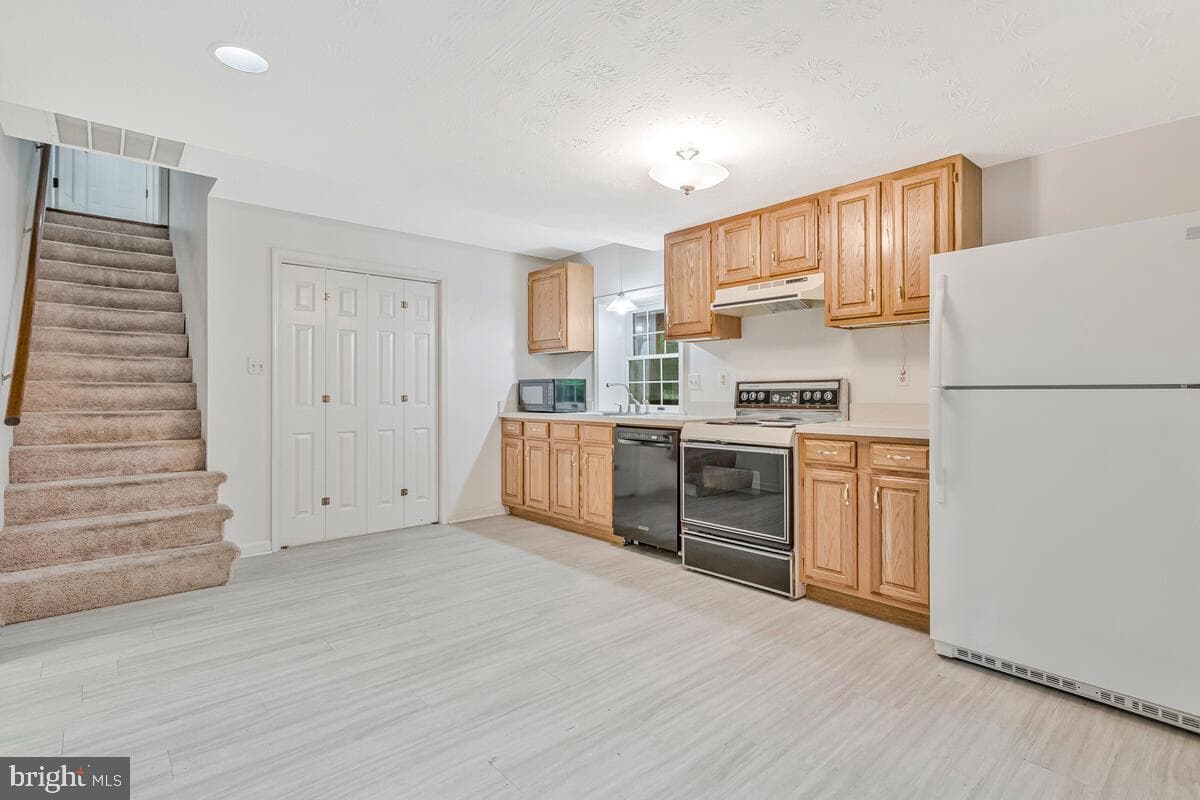 7251 Bond St. photo 6