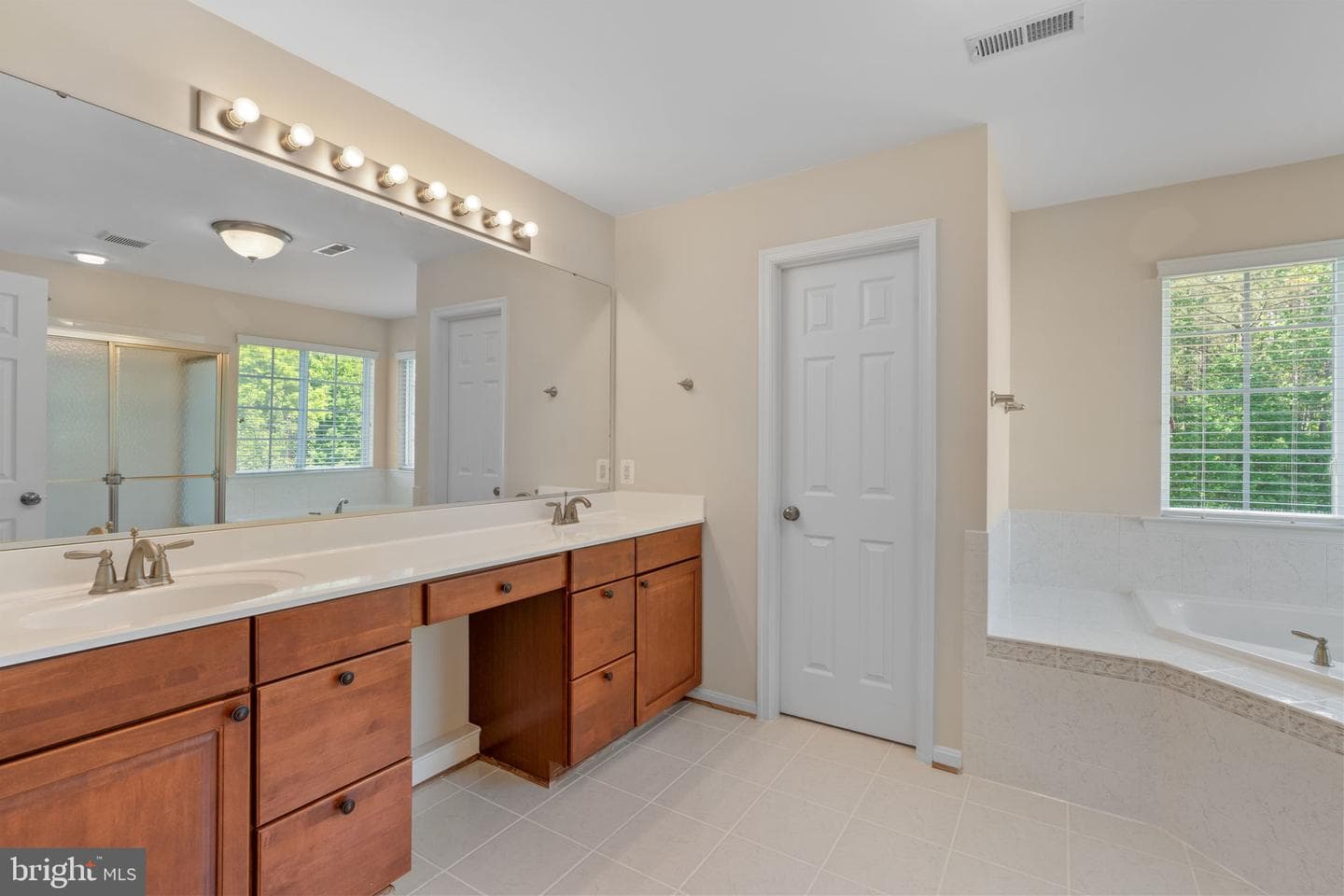 2024 Baythorne Road photo 20
