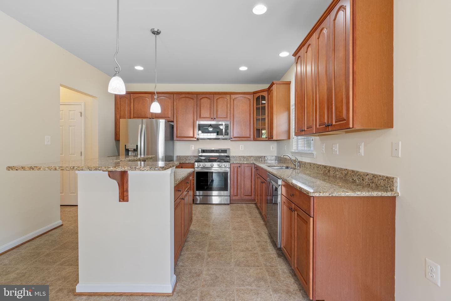 2024 Baythorne Road photo 7
