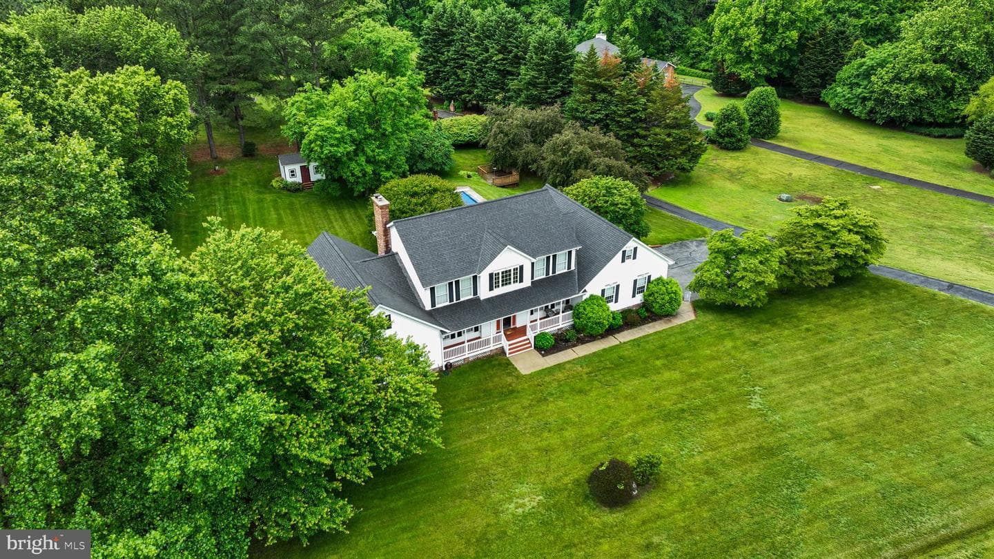 7950 Hampton Way photo 3