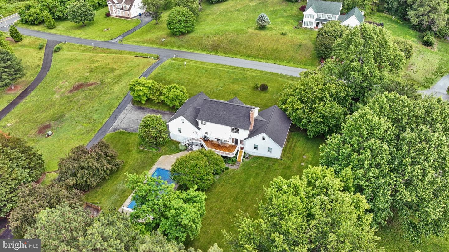 7950 Hampton Way photo 4