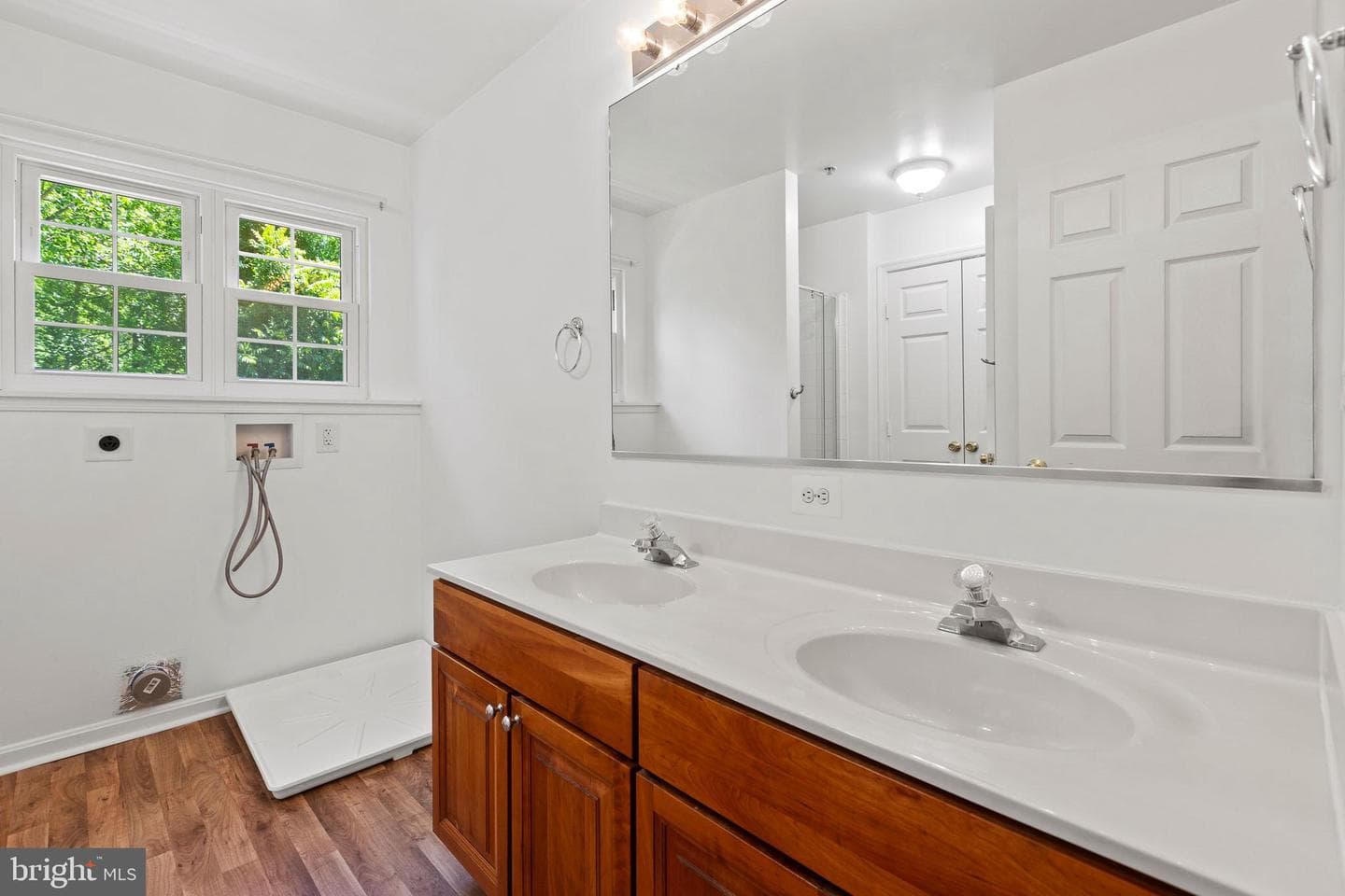 423 Cambridge Place photo 15