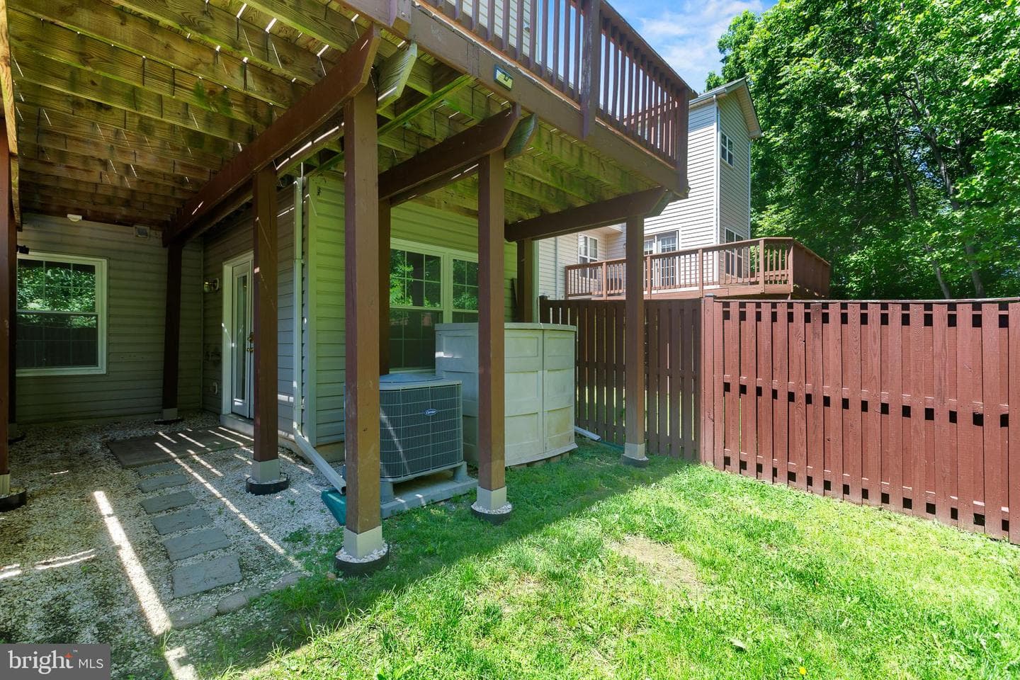 423 Cambridge Place photo 26