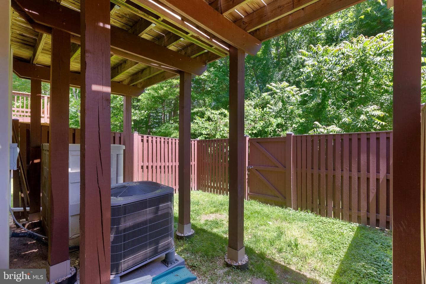 423 Cambridge Place photo 27