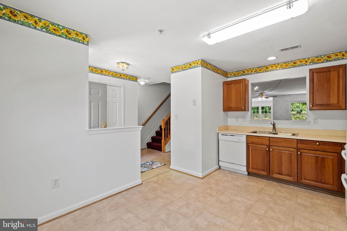 423 Cambridge Place photo 6