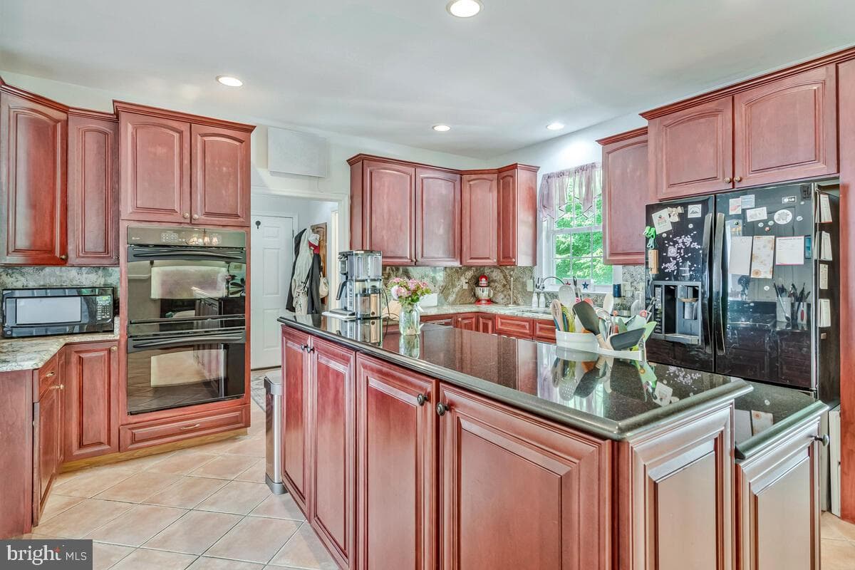 2015 Rosedale Lane photo 15