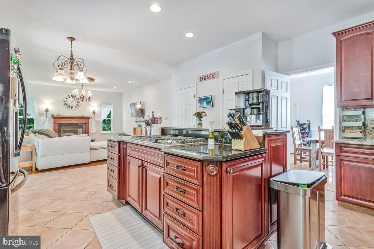 2015 Rosedale Lane photo 17
