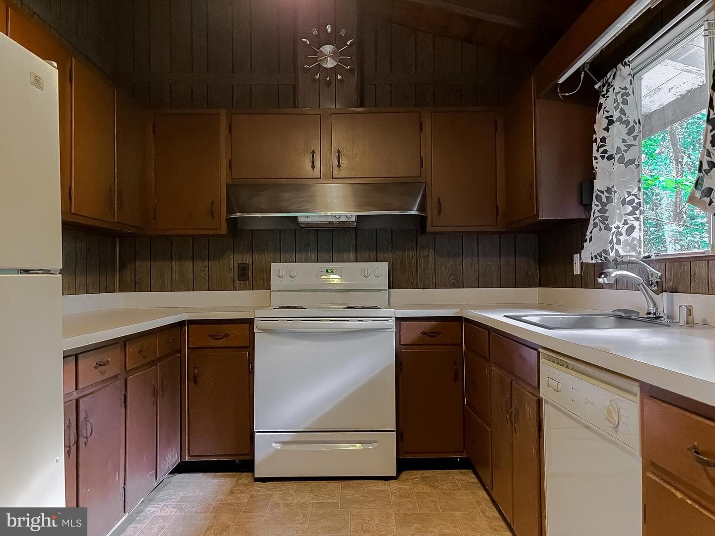 1300 Golden West Way photo 13