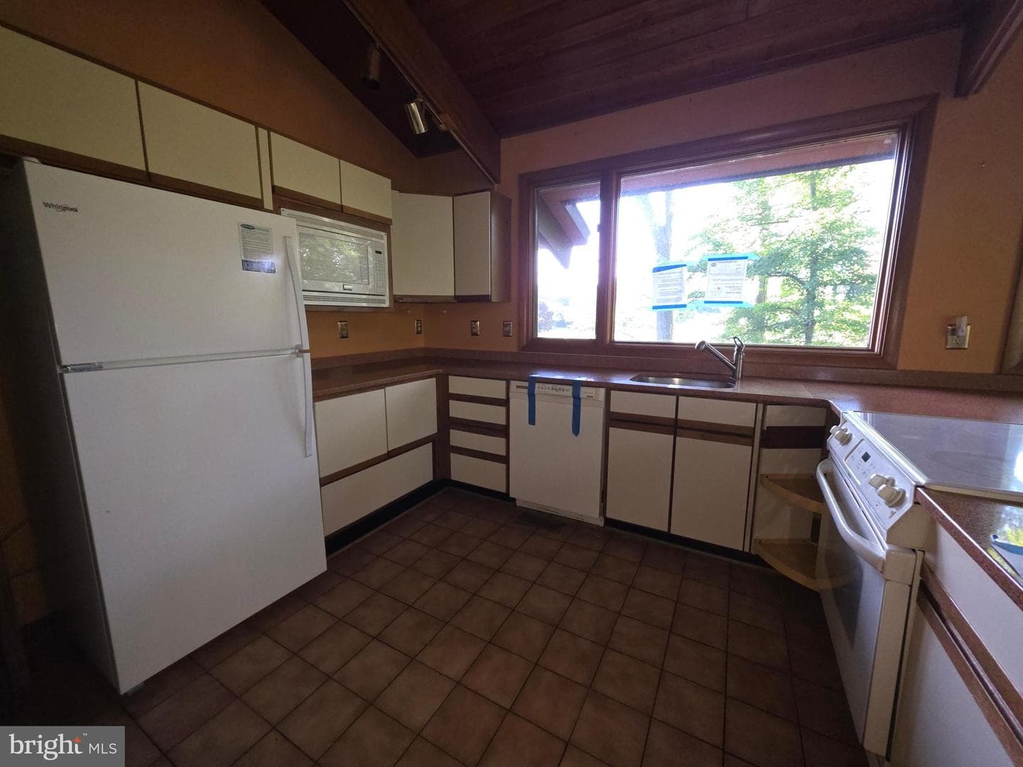 1780 Twirly Court photo 4