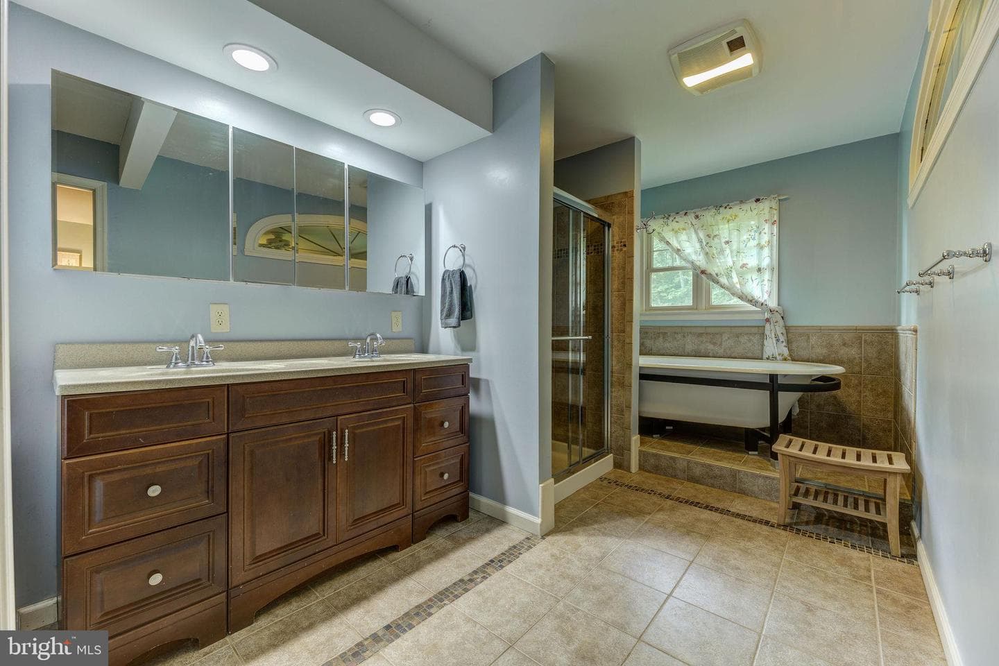 3130 Ashwood Drive photo 20