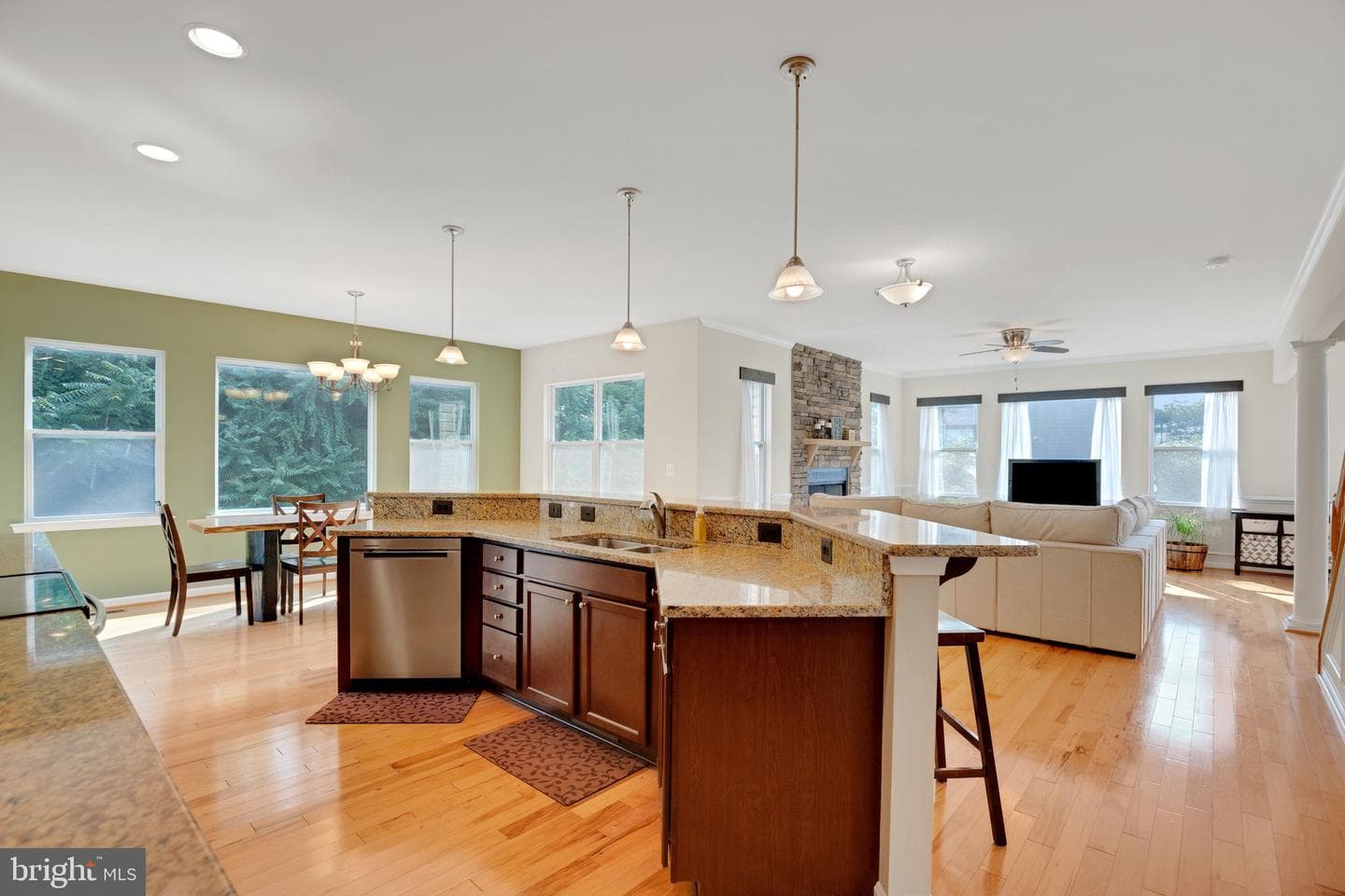 2058 Baythorne Road photo 14