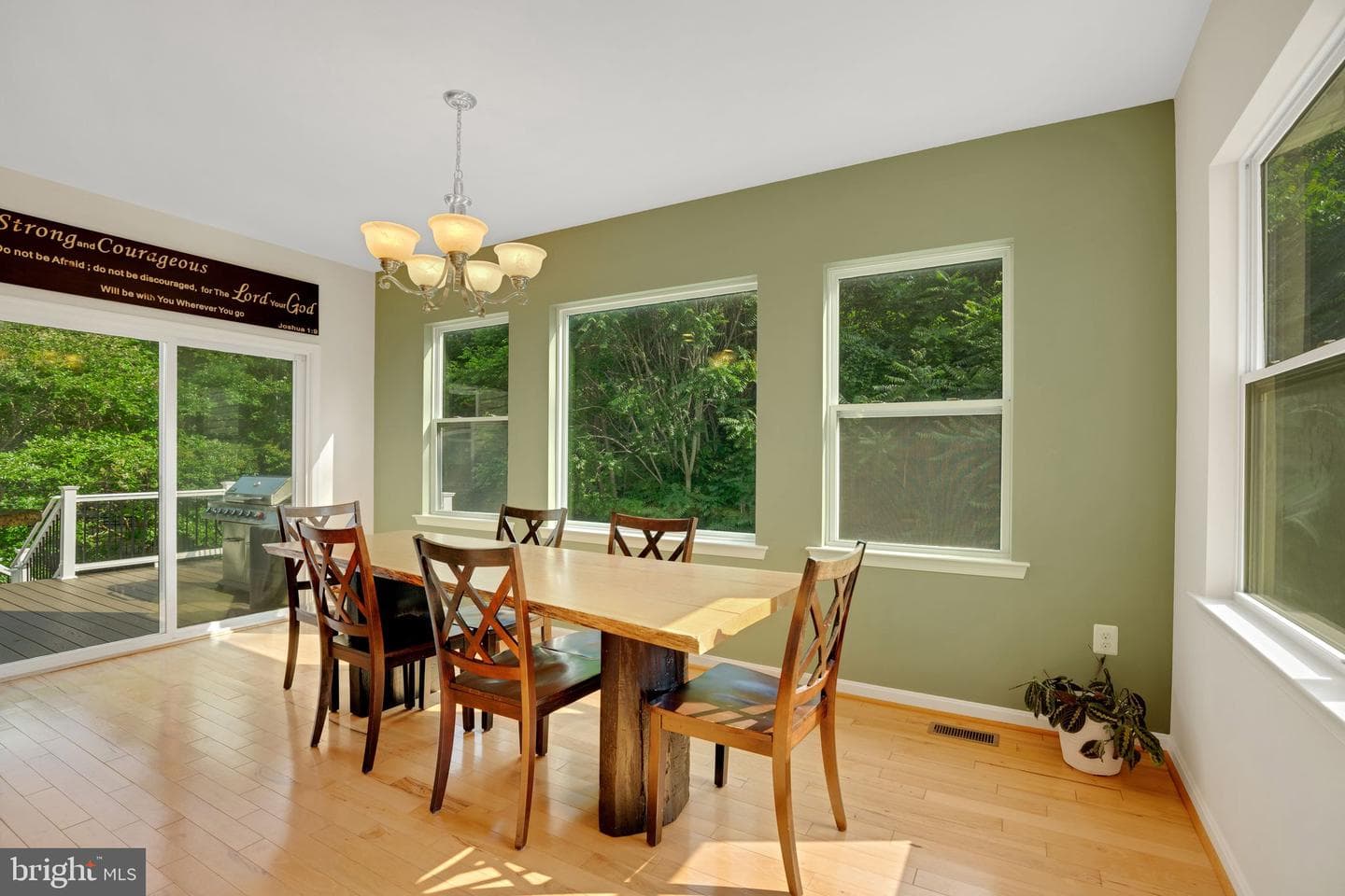 2058 Baythorne Road photo 19
