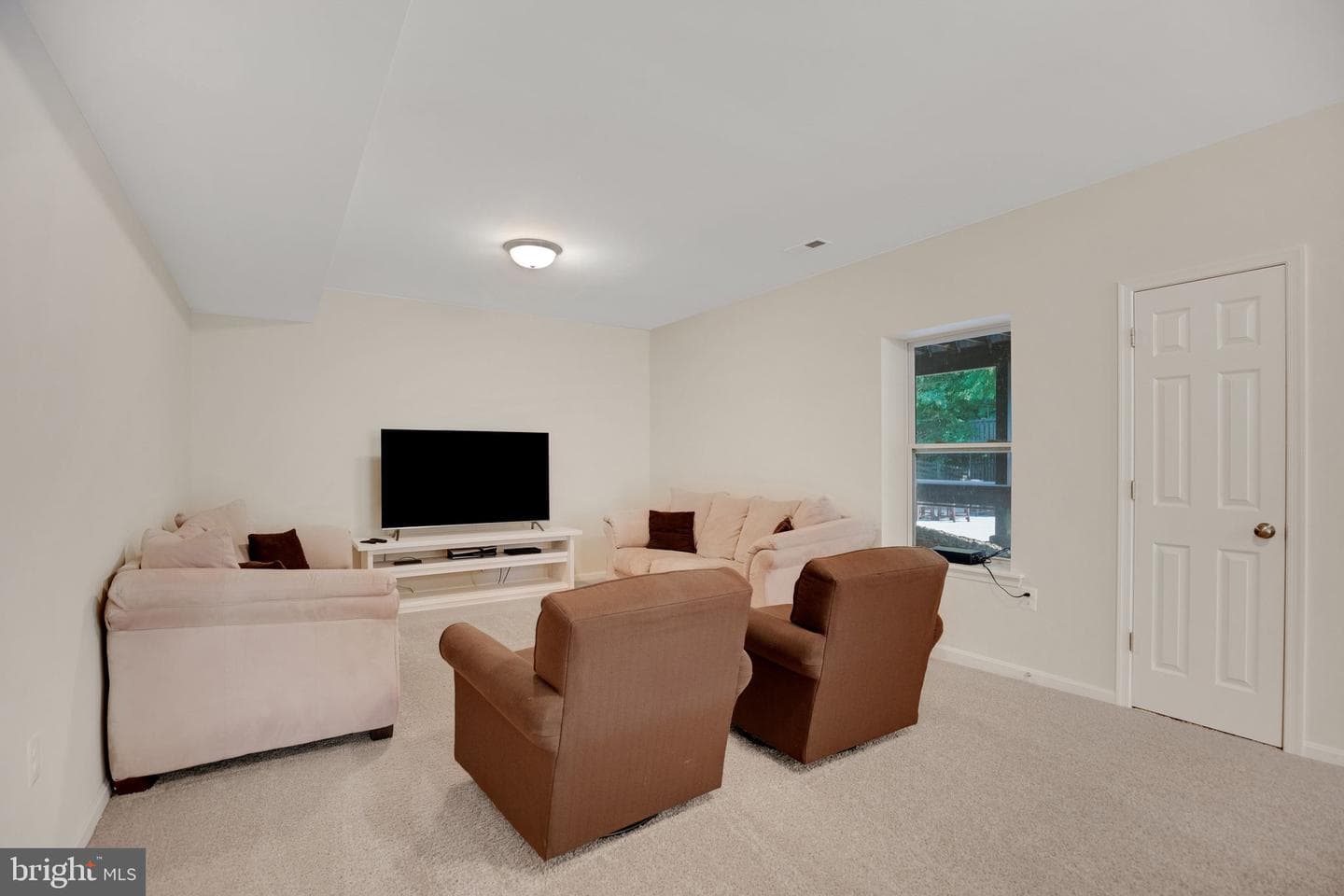 2058 Baythorne Road photo 31
