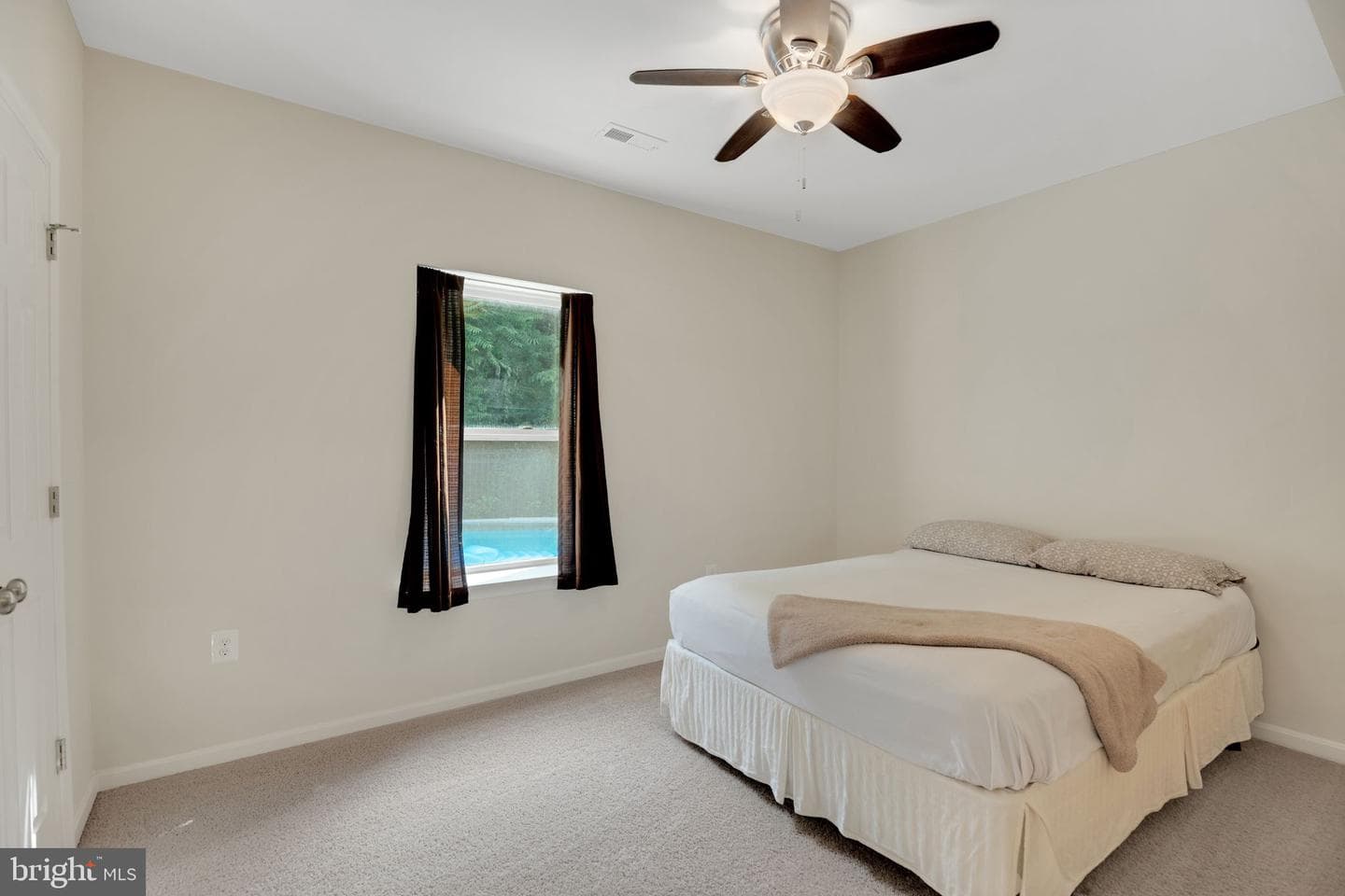 2058 Baythorne Road photo 32