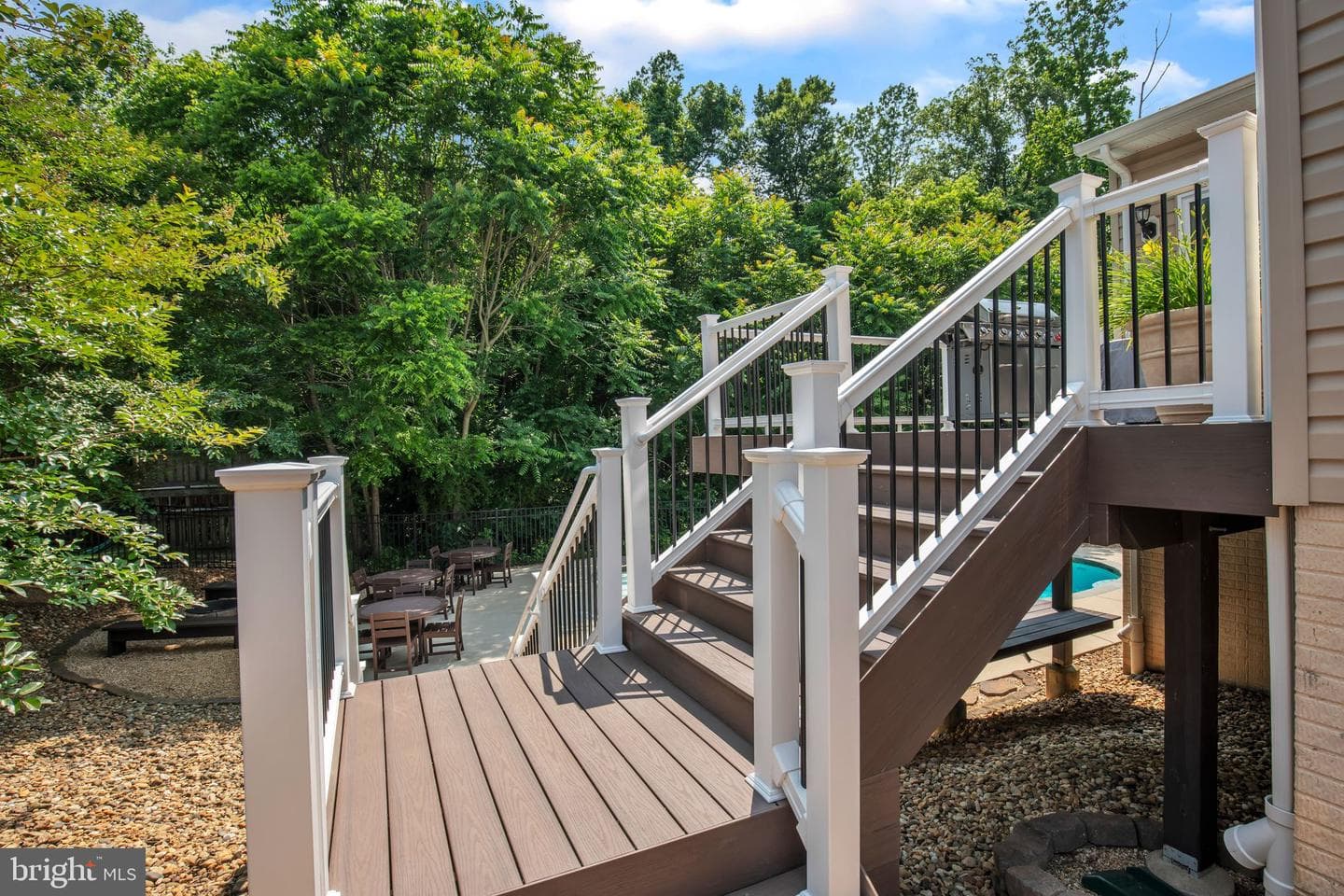 2058 Baythorne Road photo 37
