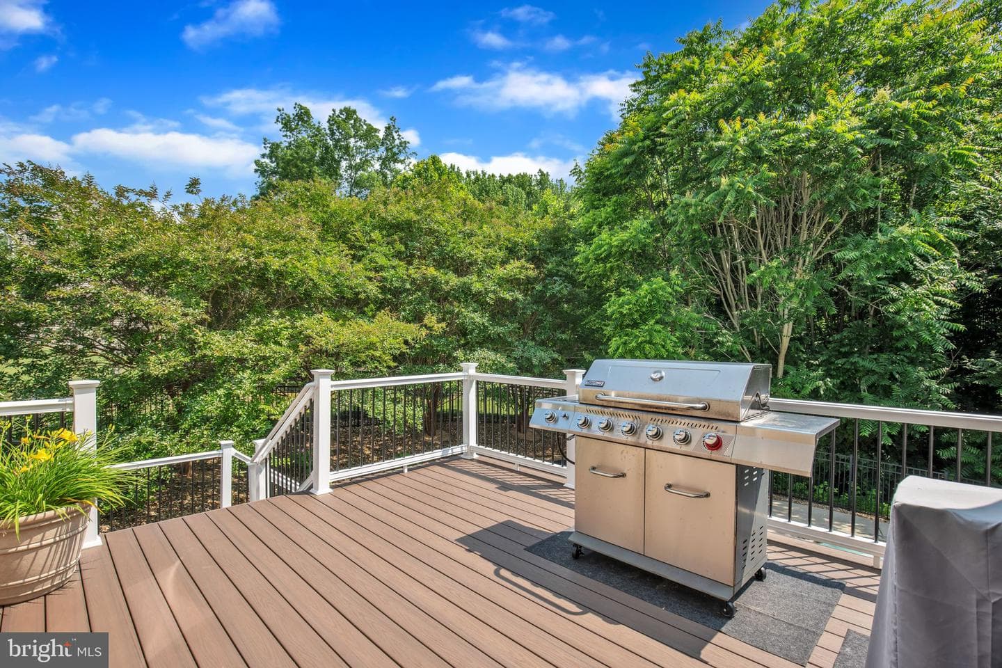 2058 Baythorne Road photo 38