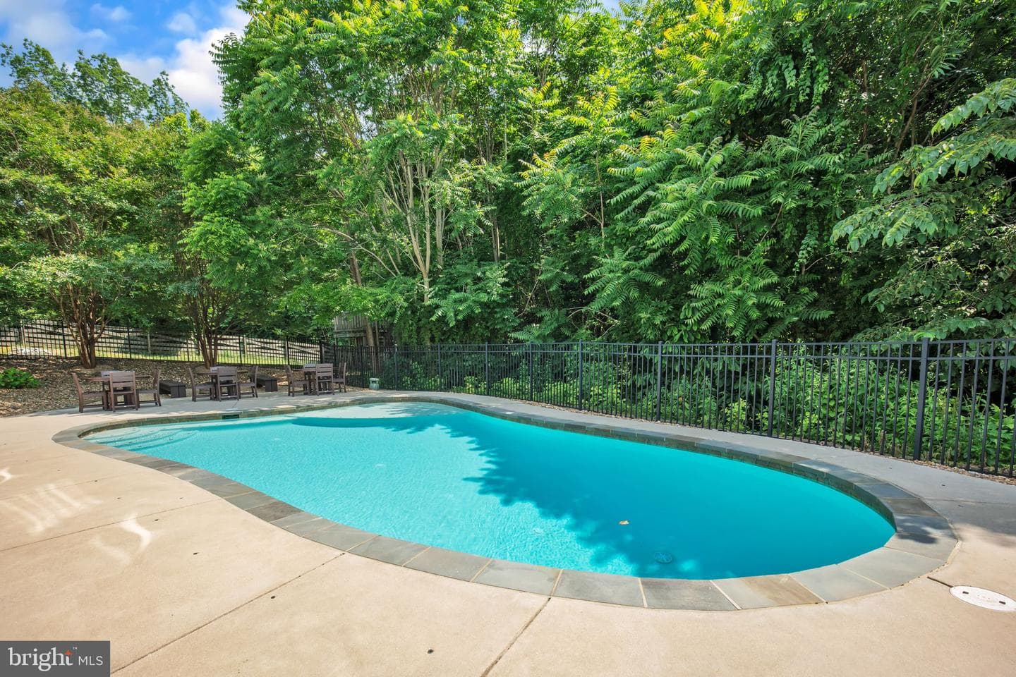 2058 Baythorne Road photo 39