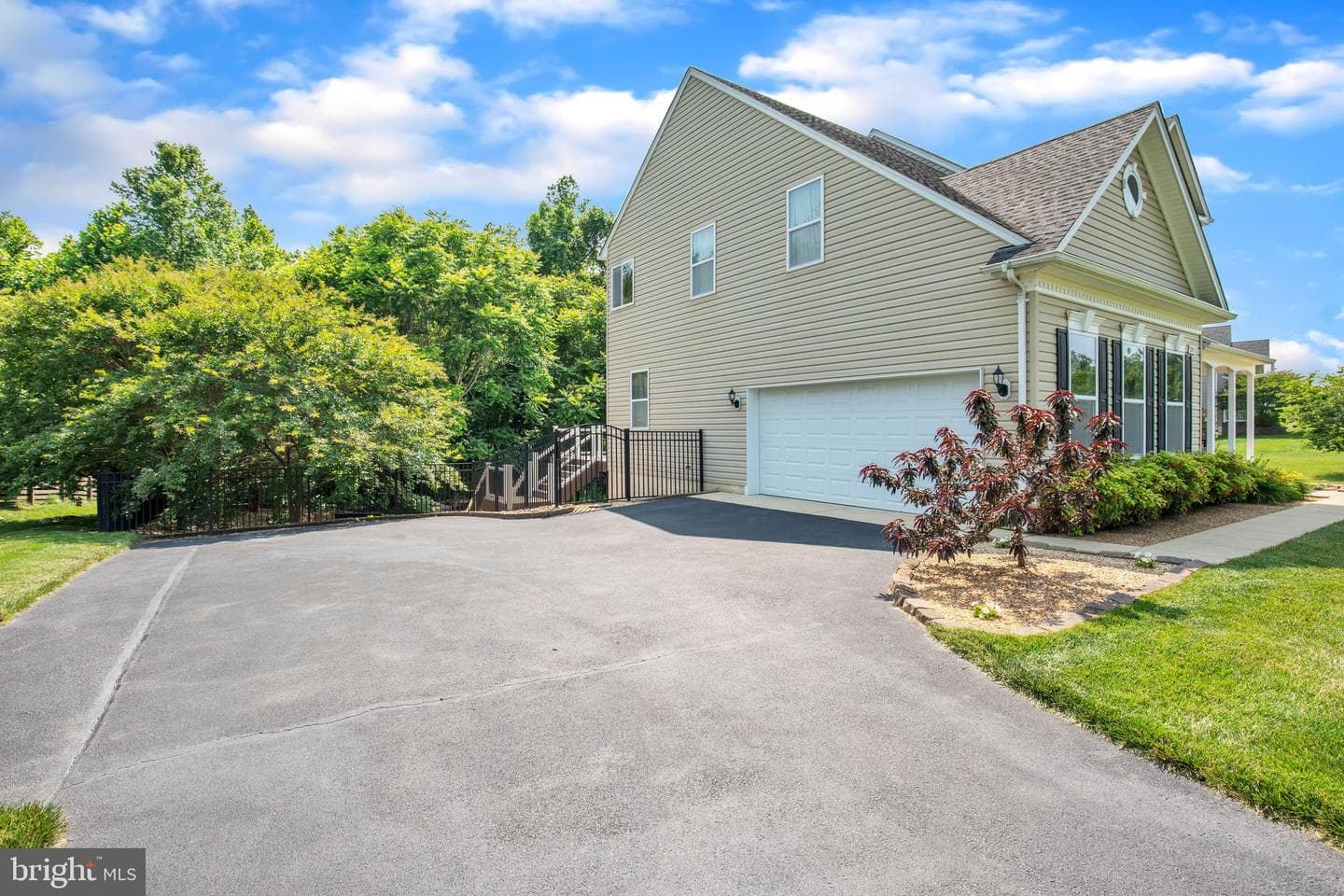 2058 Baythorne Road photo 41